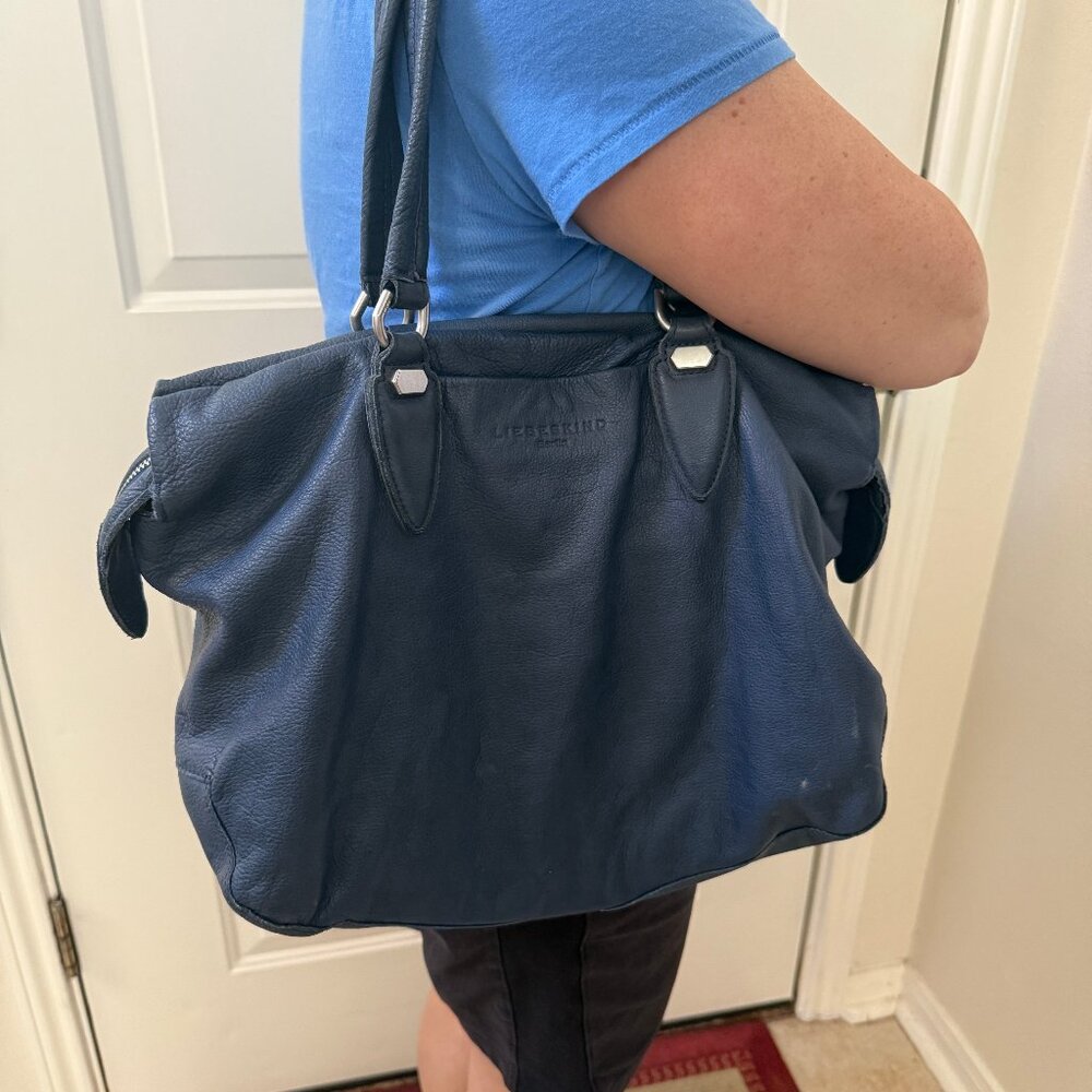 Liebeskind Berlin Slouchy Large Blue Leather satchel; Dbl Strap; Lots of pockets - Picture 13 of 13